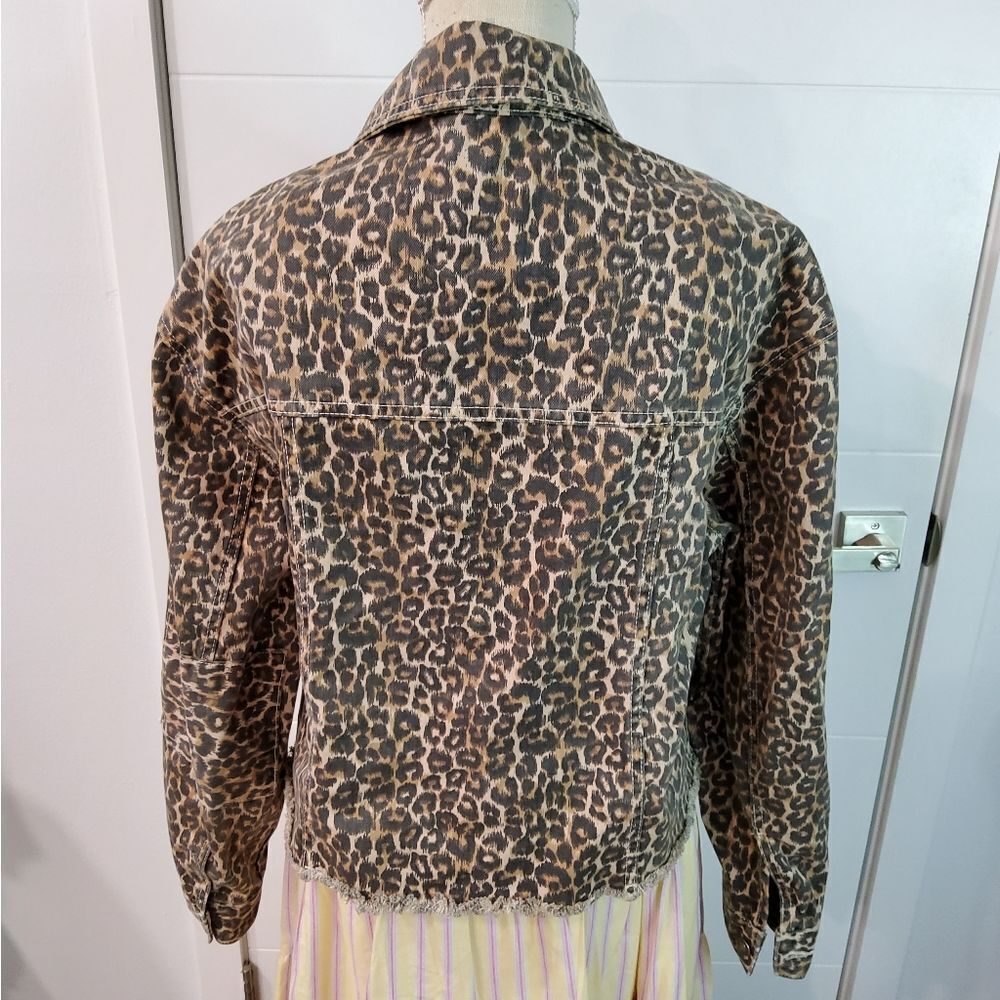 Free People Cropped Cheetah Print Denim Jacket Size M - Picture 7 of 15